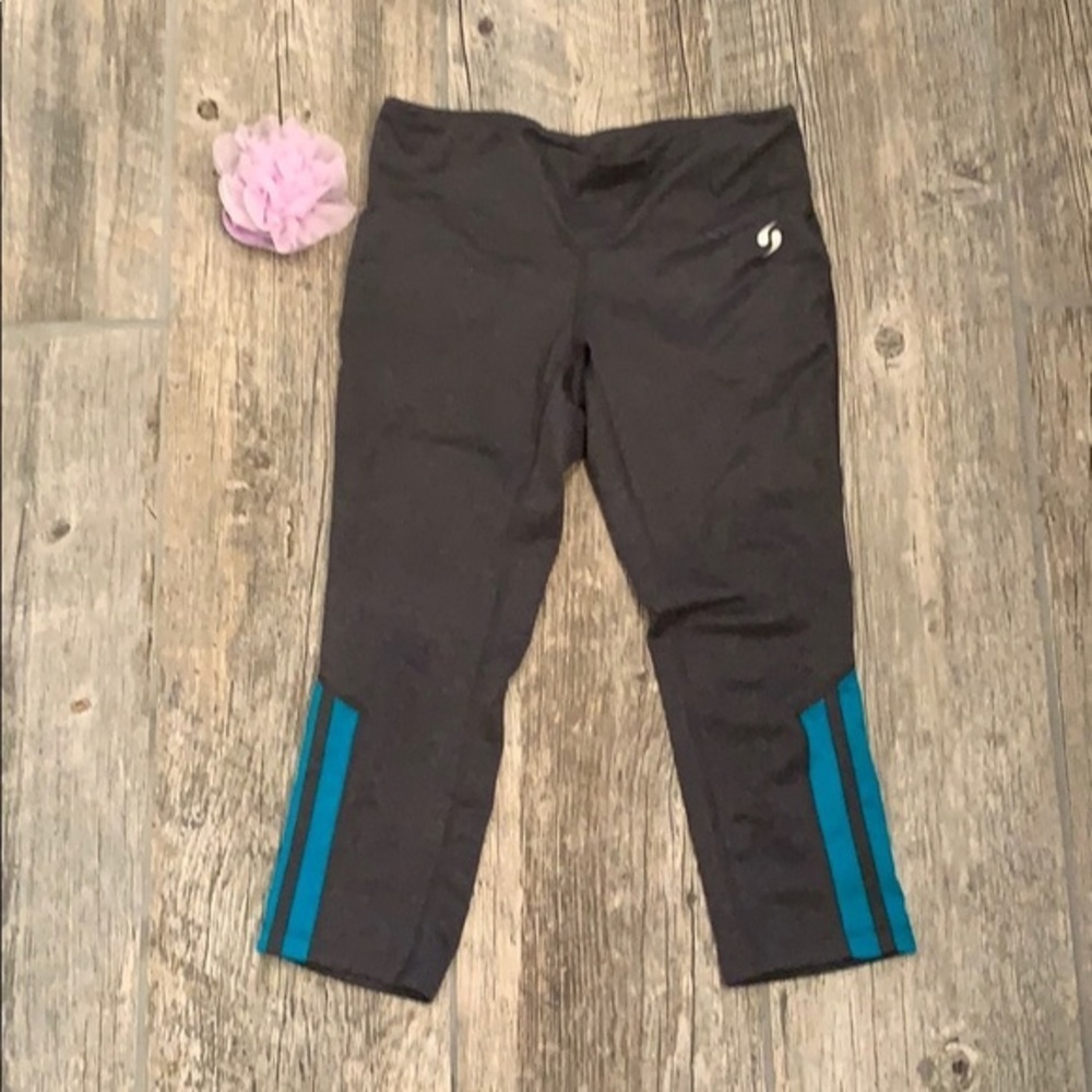 Soffe low rise capris